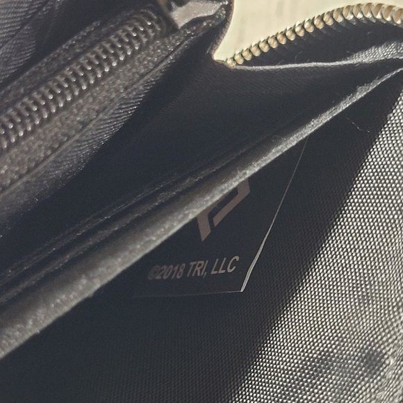 Tootsie Roll Glitter Wallet. - Picture 6 of 8